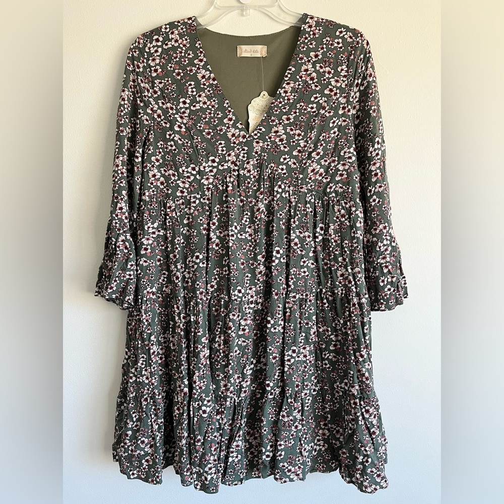 ✨NWT✨Altar’d State. Green Cream Floral Long-Sleeve V-Neck Boho Dress. Size S.